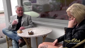 Hazasétált az idegen krapekkel a bajor milf feleség és megdugatta vele a kis sejhaját Thumb