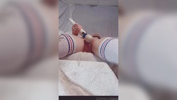 Ez a buja kis bula bármit örömmel felcsúsztat a mennyei nunájába Thumb