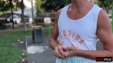 Feljött velem az ismeretlen srác a kéglimbe hogy belógassa a kis passzentos segglyukamba Thumb