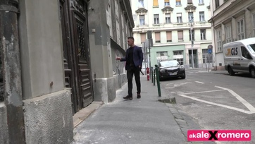 A takaros hazai cselédlány engedte a muftijának hogy megpuszilgassa és meghúzza a muffocskáját Thumb