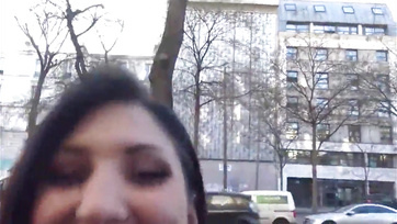 A faszimádó nagy picsájú franciaországi sunácska örül ha valaki vadul megkúrja a likacskáját Thumb