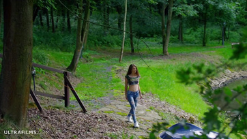 A kívánnivaló tini ribanc és a helyes fiúja a stégen penderedtek egymásnak Thumb