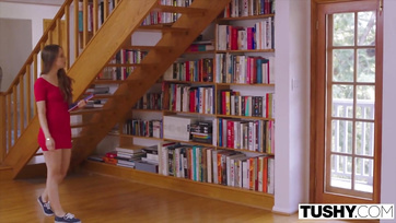 A felizgult anált imádó gimnazista bébik leteperték a fiatal tanárukat Thumb