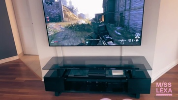 A nagy cicis mostohahugim lecsupaszodott és megtáncolta a pöcsömet míg én konzoloztam Thumb