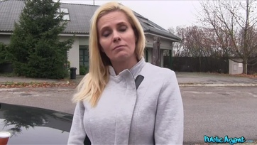 Egy basznivaló szöszike nejre bukkant akit egy kis stekszért brutálisan meg is döngethetett Thumb