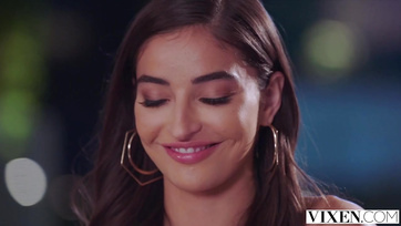 Sorozatban megszökdelték a fiú duzzadó pélóját a csábos barátosnők Thumb