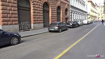 Egy kis suskával egyszerűen hazacsalta a magyarországi leányzót hogy megtöcskölje a kis lyukát Thumb