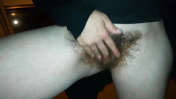 Egy kéjenc bokros nunis amatőr házastárs kinyalva és nyilvánvalóan durván megbaszarintva Thumb