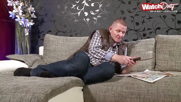 Házhoz rendelt egy hatalmas mellű germán prostituáltat a csintalan idős pasi Thumb