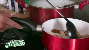 Széjjeltépte a hatalmas mellű mostohaanyucija gatyeszát hogy megpakolja a feszes puncuskáját Thumb
