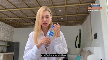 Becsalogatott az idegen fiatal ribanc a weekendházába és kuncsorgott hogy lógassam be a popsijába Thumb