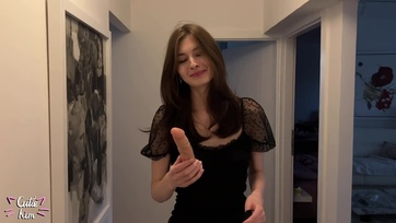 Megkuffantottam a 18 éves tiszta mostoha tesóm pinácskáját miközben cidázta a vibrijét Thumb