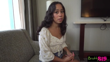 Azonnal beduzzadt a brokim miután megmutizta a lotyós mostoha nővérkém a kebleit Thumb