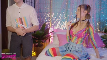 Nekidörgölte a hátsóját a kocka mostohabátyusának és megzabáltatta vele a sikamlós nunikáját Thumb