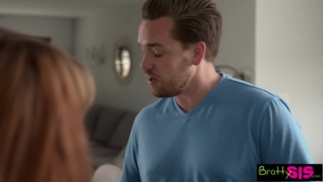 Letépte a kéjenc mostoha tesóm a pantallóm és beleült a dákómba a szaftos puncikájával Thumb