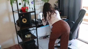 Addig csóválta a sejhaját a pajtim nője hogy végül bemerevedett a lomposom és megkuffantottam Thumb