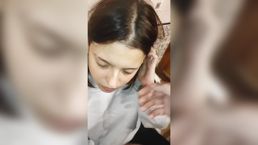 Rápisilt a cerkámra a felebarát csaj majd egy fergetegeset geciztem a muffjára Thumb