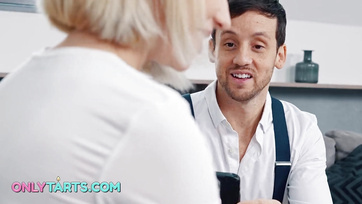 A mostohabátyója bazinagy szerszáma volt a szőkehajú tini csajszi legjobb jutalma Thumb