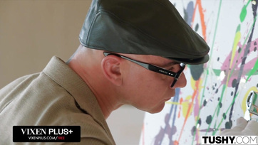 A fingójában szerette volna érezni az erőtől duzzadó kopasz krapek giganagy farkát Thumb