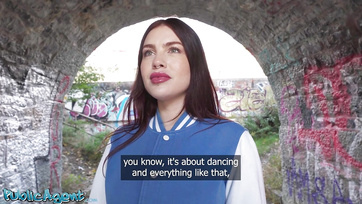 Lepénzelte a nejlonharisnyás bulát a keményfaszú ismeretlen ügynök és jól megdugta Thumb