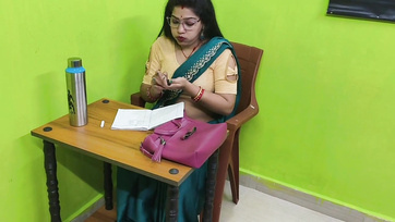 A gyönyörű izraeli tanár néni képtelen volt visszautasítani a tolakodó növendékét Thumb