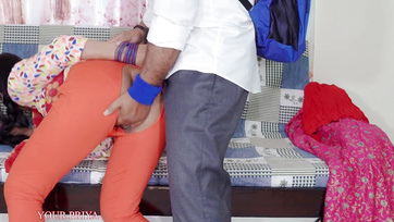 Miután a tinifiú megbaszta a kívánós cselédlányt megérkezett a mostohafaterja és őrülten seggbekúrta Thumb