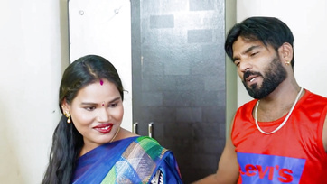 Komolyan megbaszta a tetszetős egyiptomi háziasszonyt miután megcumikázta a tejes cicijeit Thumb