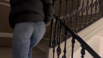 A klub után hazacipeltem a nagy popsis spicces sunát hogy durván megdugjam Thumb