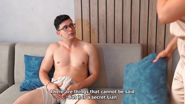 Nem akart lekonyulni a szerszámom de a nagy dudájú mostoha anyucim jókedvűen megugrálta Thumb