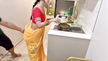 Széjjel flexelte az india lányka krémes nunikáját miután becsületesen megzabálta Thumb