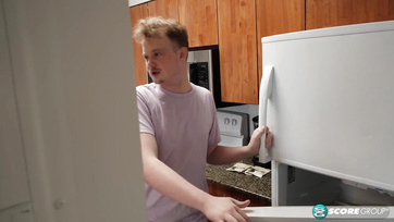 A 60 esztendős kívánnivaló ancika leszopizta és meglovagolta a mostohakölyke falloszát Thumb