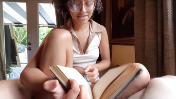 A saját mostohabátyusa avatta be a szex rejtelmeibe a bűbájos fogszabályzós 18 esztendős sunácskát Thumb