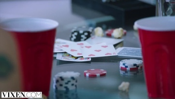 A házi parti másnapján rámozdult a hálótársnője jóvágású fiújára a faszhiányos szöszike bige Thumb