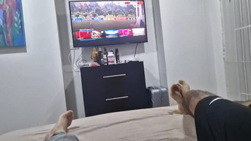 A baráti összejövetelből az lett, hogy egymás mellett flexeltük meg a cimborámmal a formás seggű feleségeinket Thumb